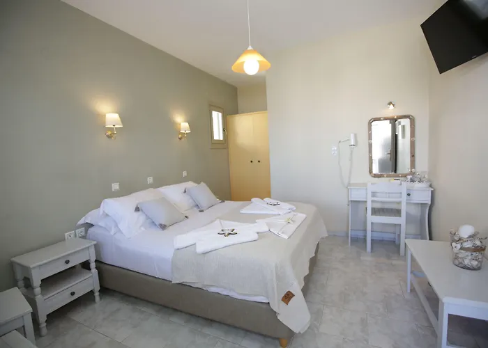 Alexandra's Ξενοδοχείο με διαμερίσματα 4*