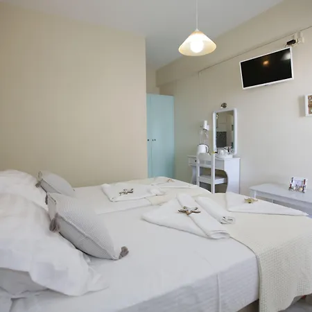 Alexandra's 4* Parikia (Paros)