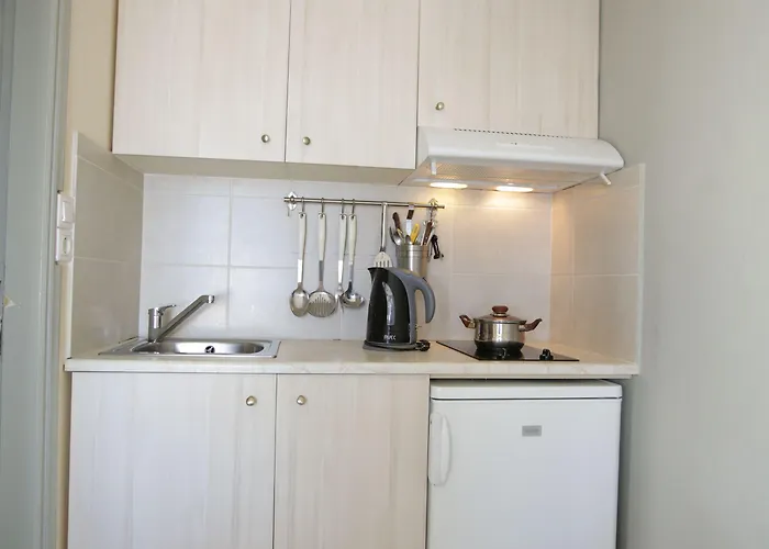 アパートホテル アレクサンドラズ ルームズ