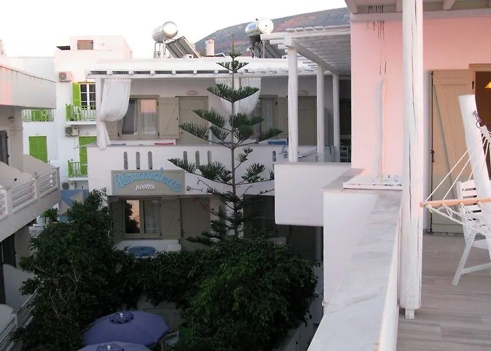 アレクサンドラズ ルームズ 4*