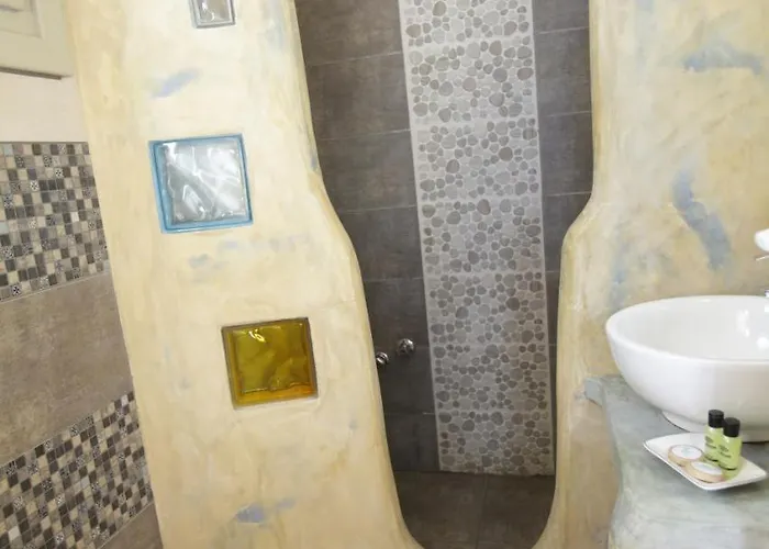 アレクサンドラズ ルームズ 4*