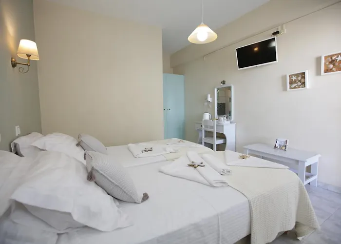 アレクサンドラズ ルームズ パロス島